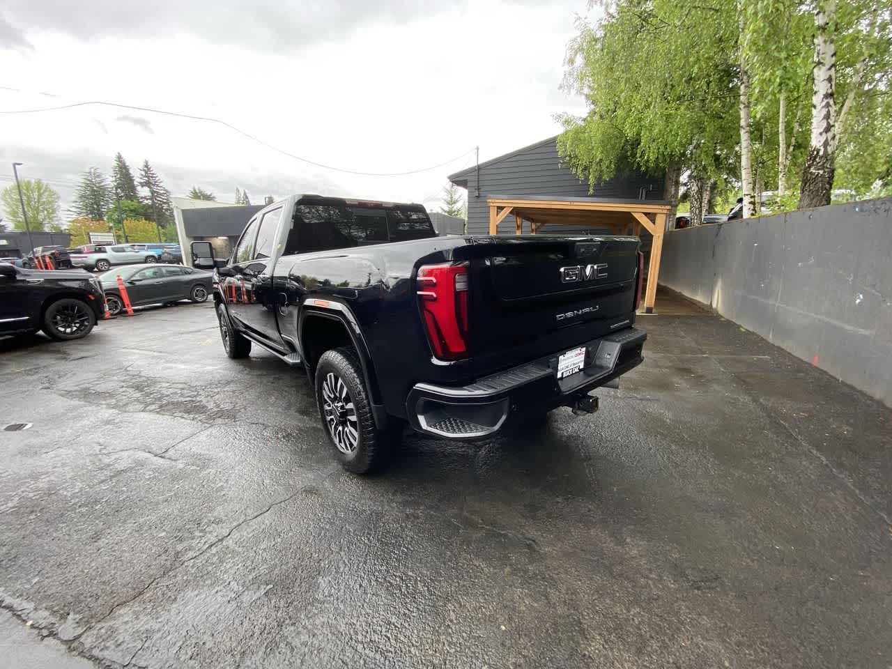Thumbnail: 2024 GMC Sierra 3500 - 4