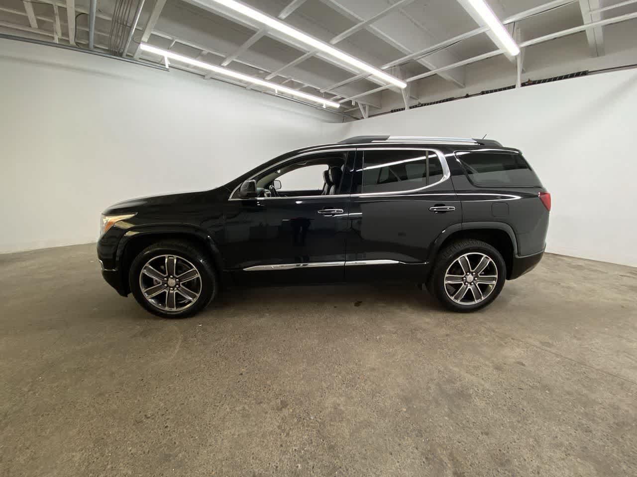 Thumbnail: 2018 GMC Acadia - 3