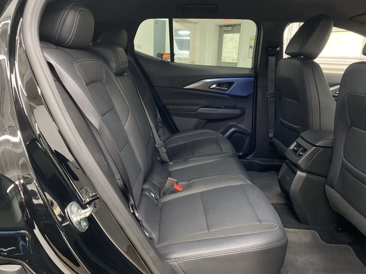 Thumbnail: 2025 Chevrolet Equinox - 18