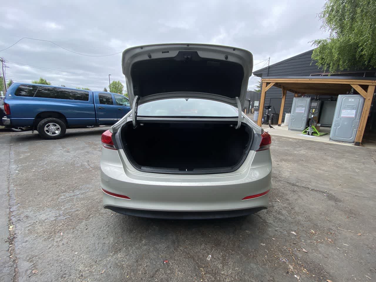Thumbnail: 2018 Hyundai Elantra - 29