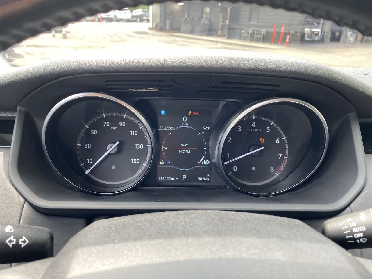 Thumbnail: 2019 Land Rover Discovery - 28