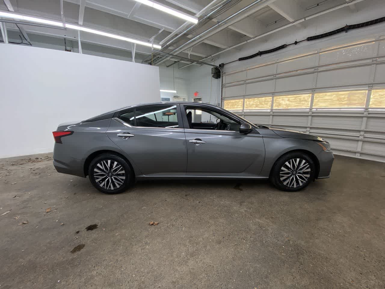 Thumbnail: 2023 Nissan Altima - 7