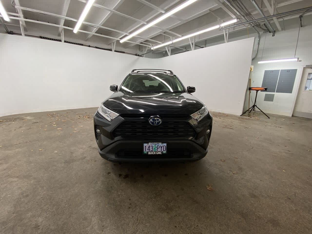 Thumbnail: 2021 Toyota RAV4 - 9