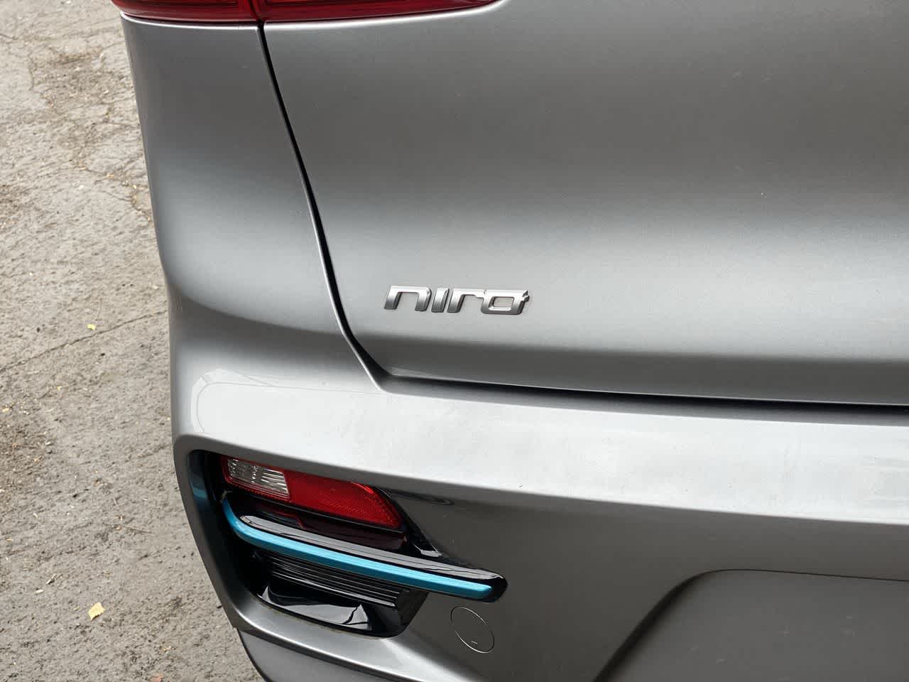 Thumbnail: 2022 Kia Niro - 10