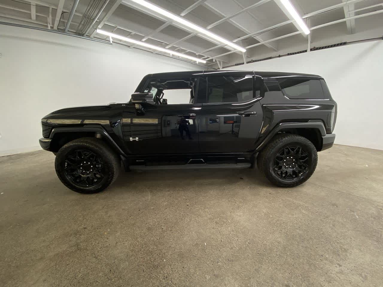Thumbnail: 2024 GMC Hummer EV - 3