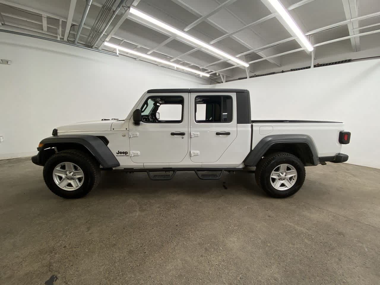 Thumbnail: 2020 Jeep Gladiator - 3