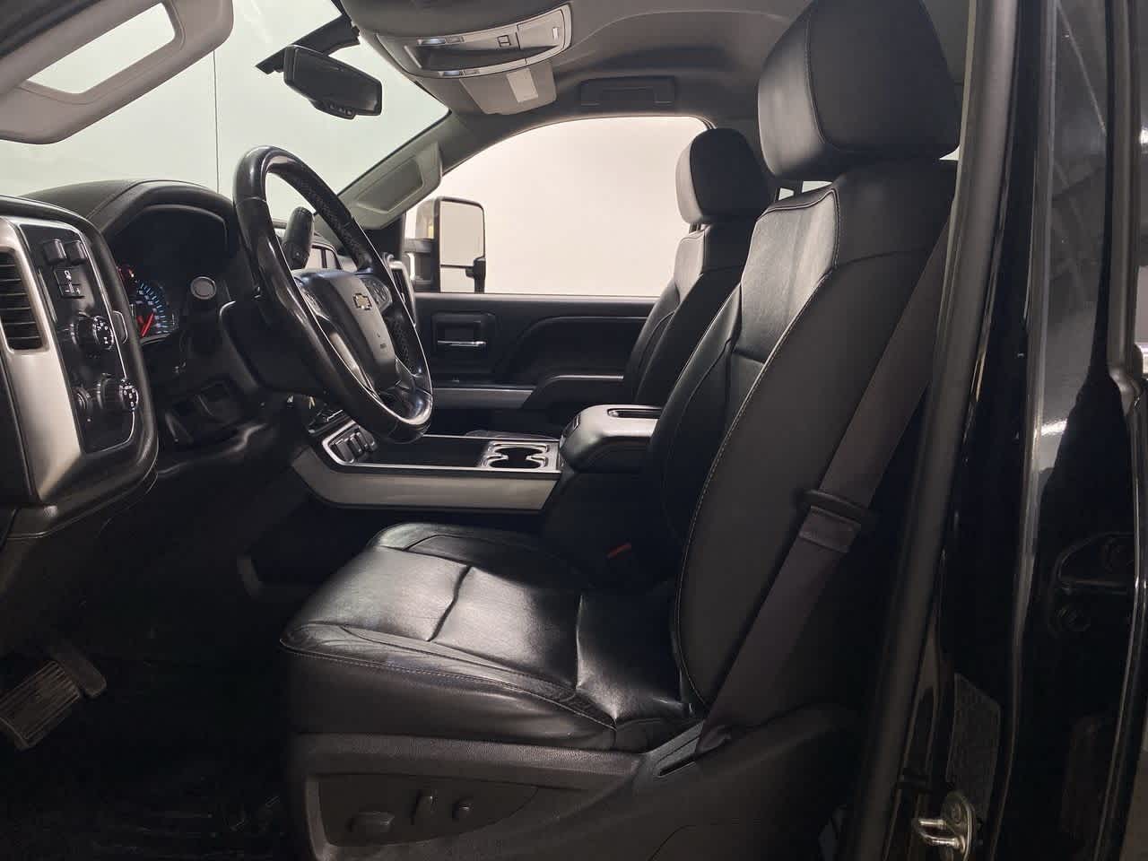 Thumbnail: 2016 Chevrolet Silverado 3500 - 13