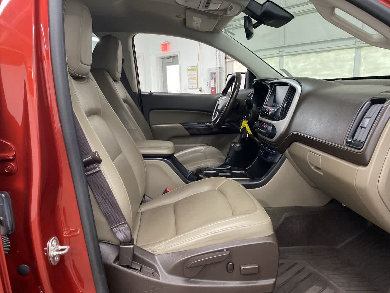 Thumbnail: 2016 GMC Canyon - 19