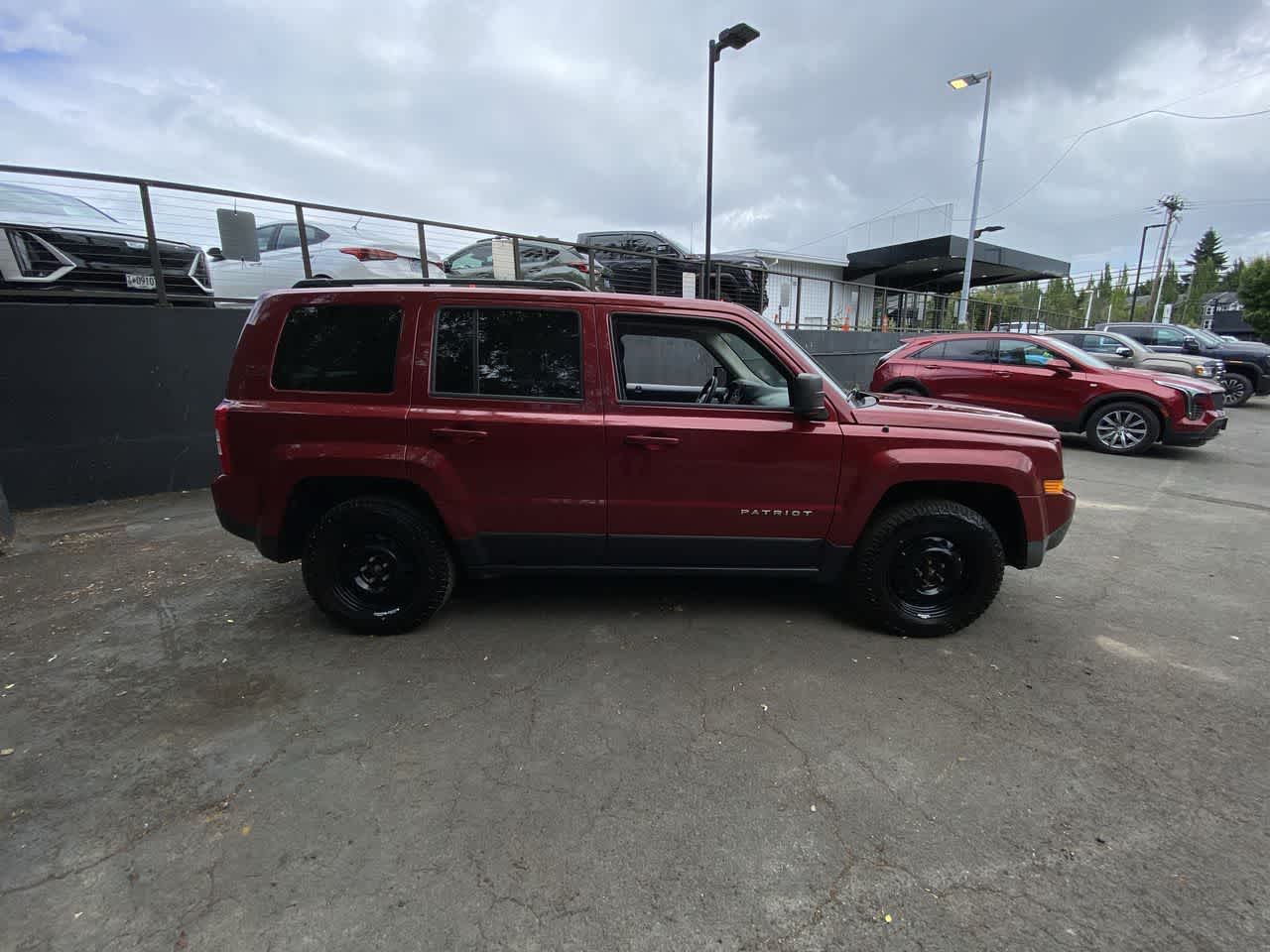 Thumbnail: 2015 Jeep Patriot - 7