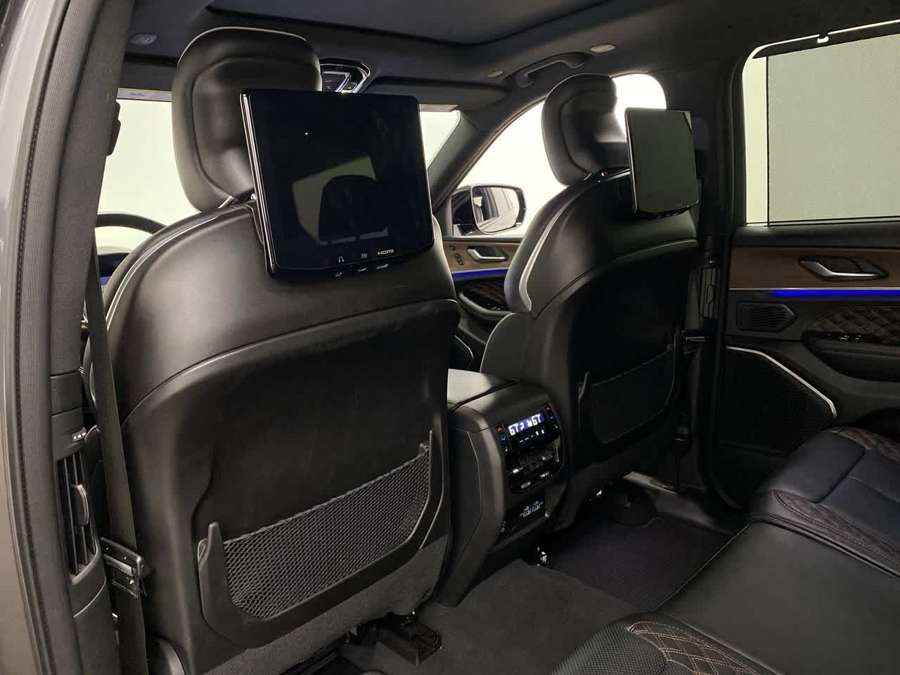 Thumbnail: 2023 Jeep Grand Cherokee - 16