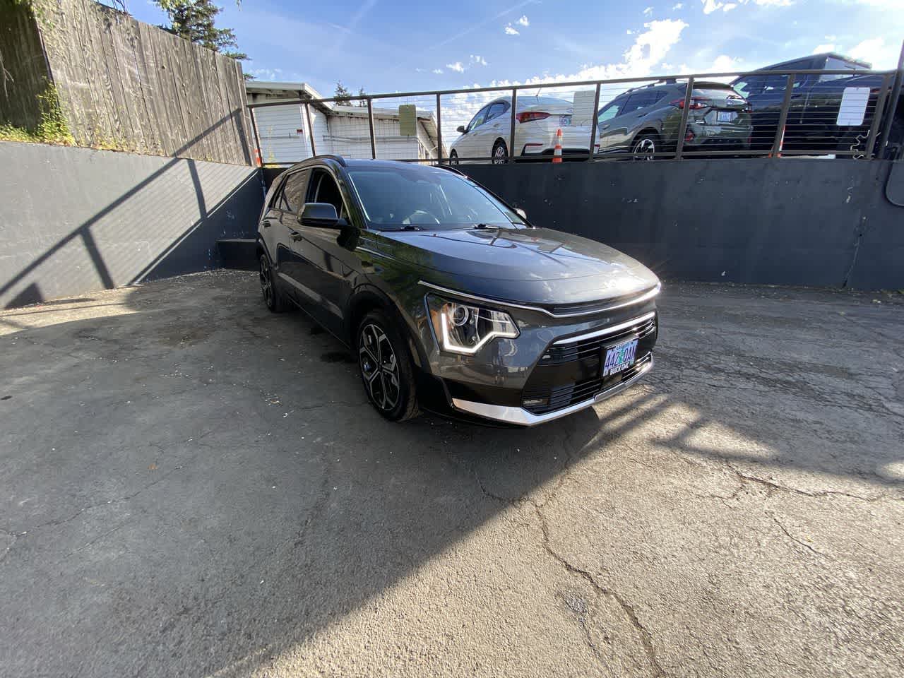 Thumbnail: 2023 Kia Niro - 8