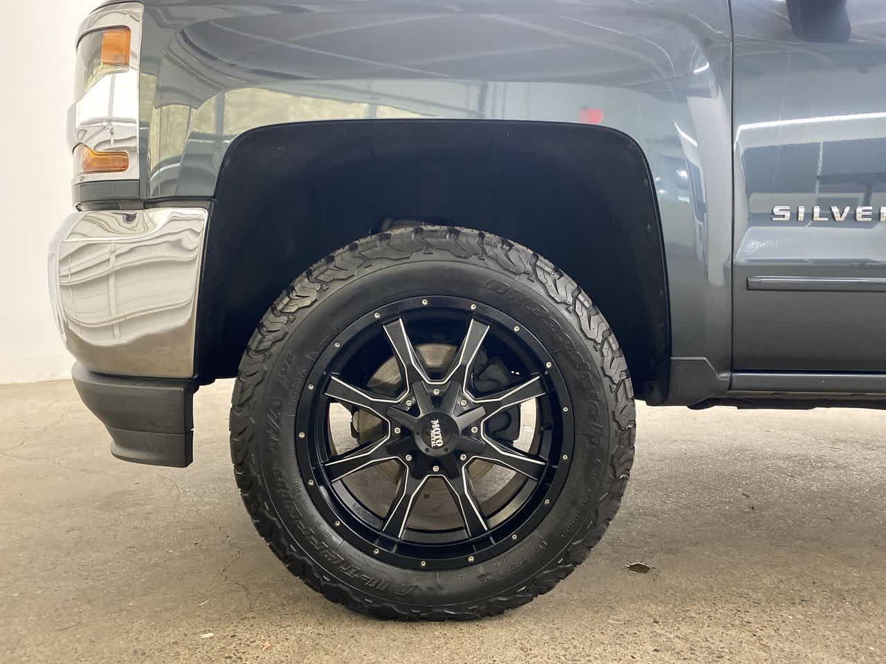 Thumbnail: 2017 Chevrolet Silverado 1500 - 11
