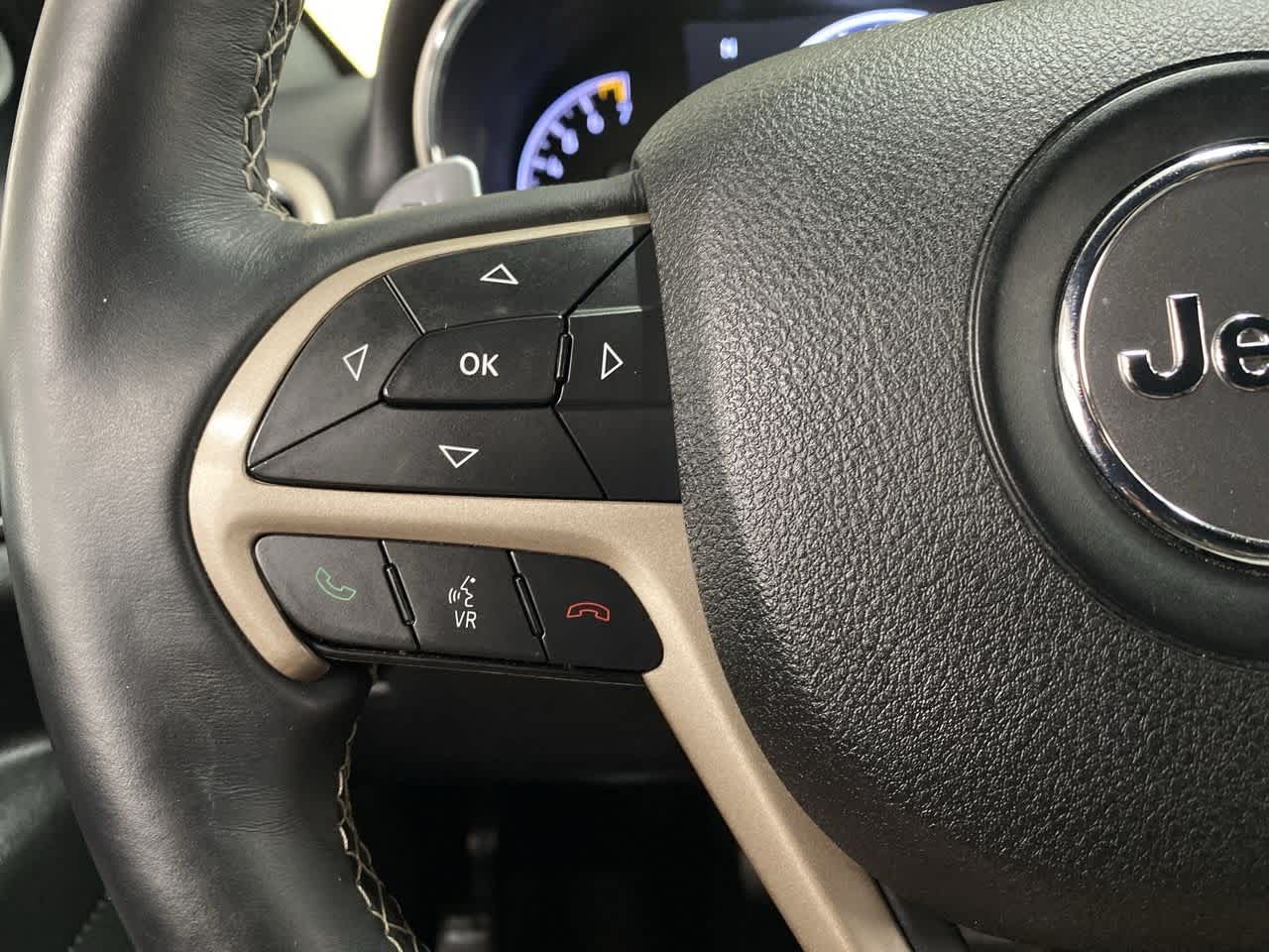 Thumbnail: 2017 Jeep Grand Cherokee - 21