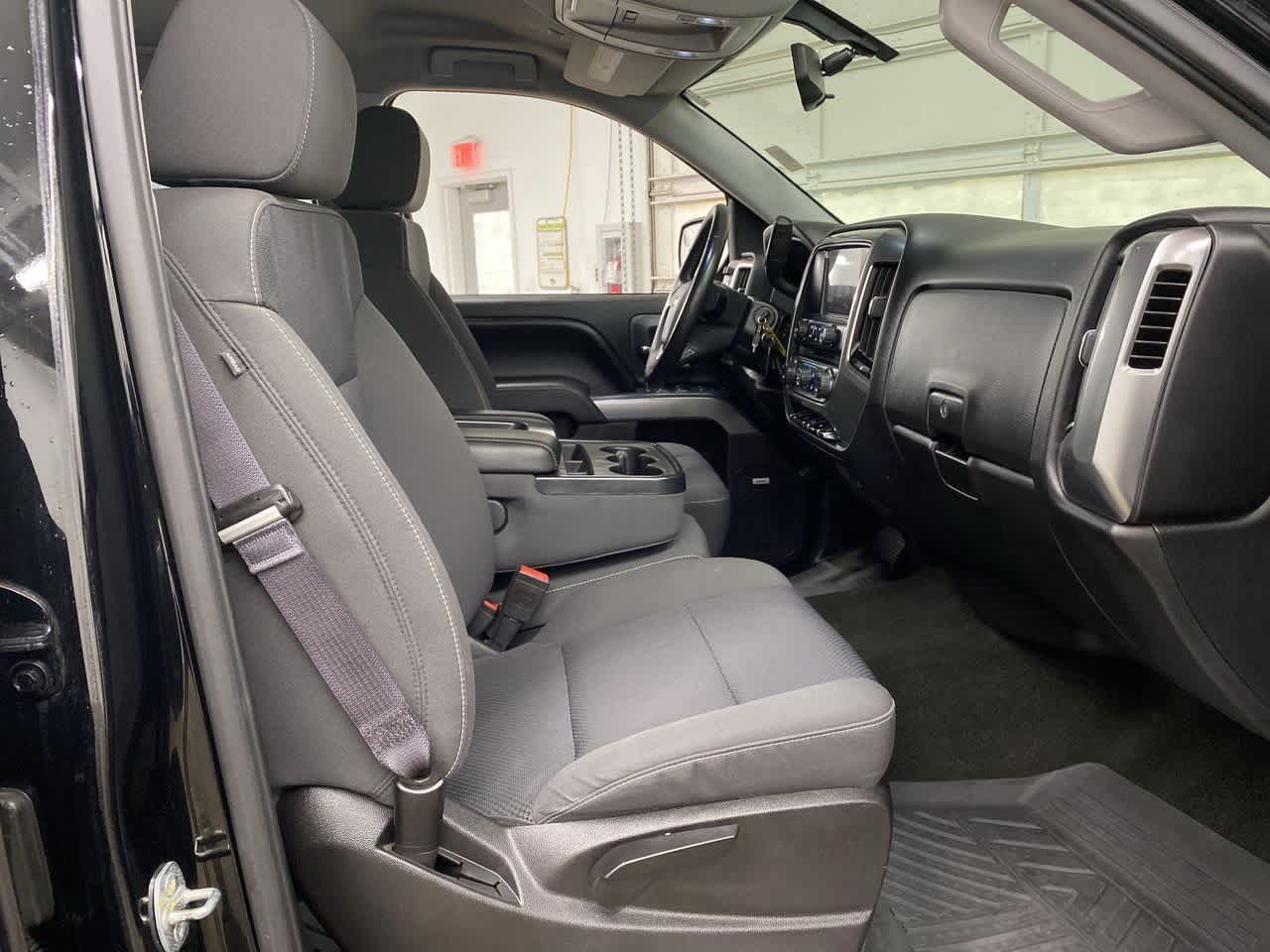 Thumbnail: 2017 Chevrolet Silverado 1500 - 18