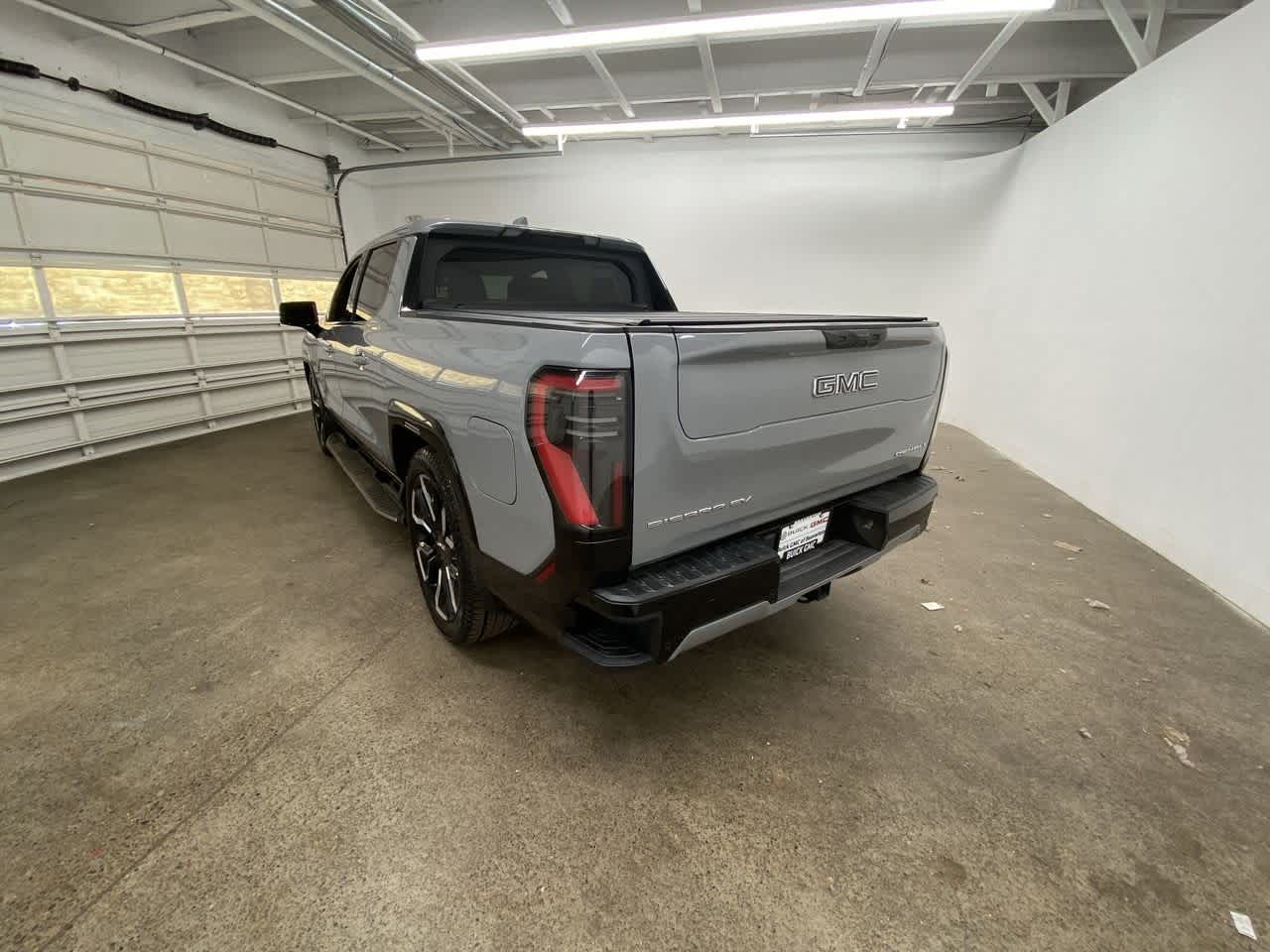 2024 GMC Sierra EV Denali 4