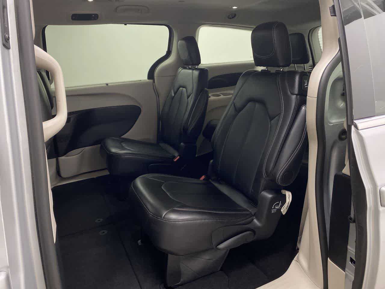 Thumbnail: 2024 Chrysler Pacifica - 16