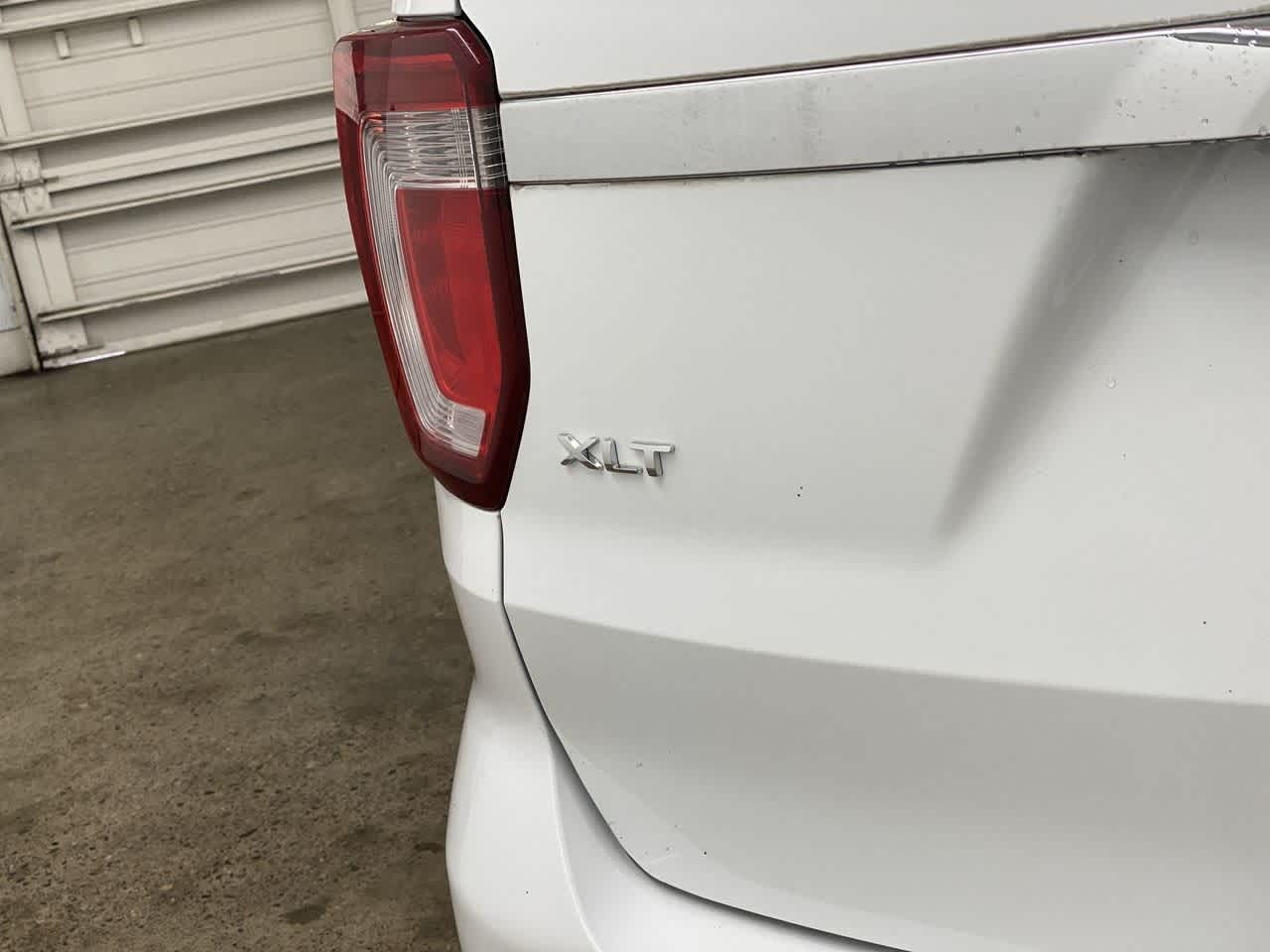 Thumbnail: 2016 Ford Explorer - 10