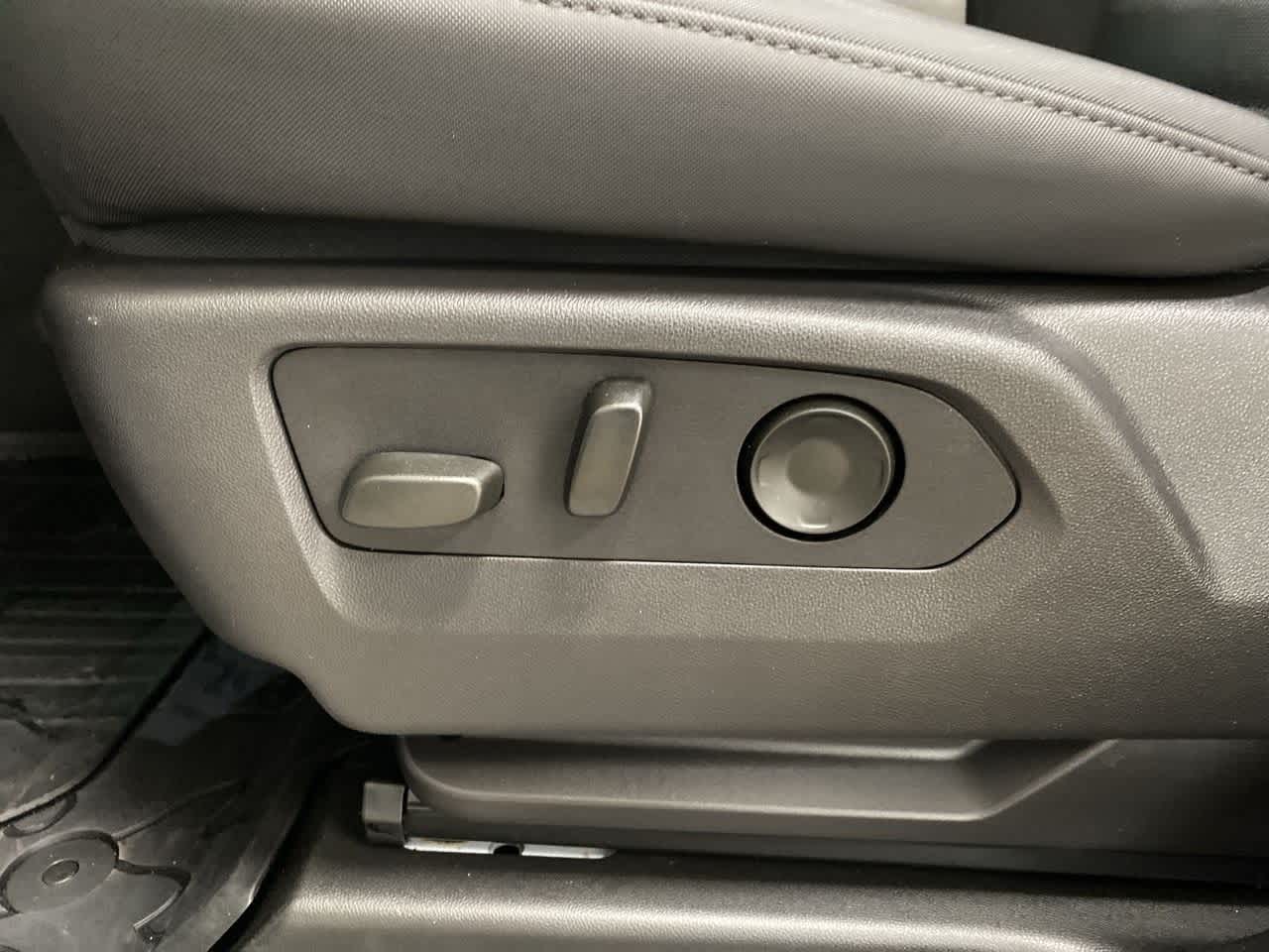 Thumbnail: 2024 GMC Hummer EV - 14