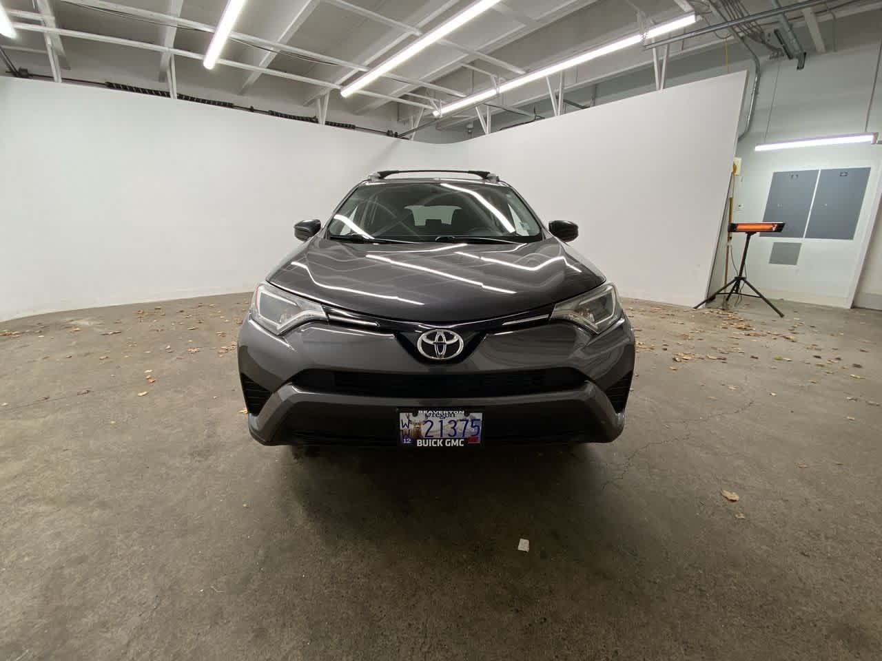 Thumbnail: 2016 Toyota RAV4 - 9