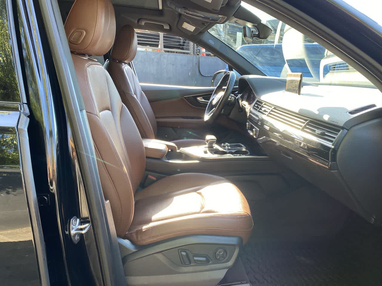 Thumbnail: 2019 Audi Q7 - 19