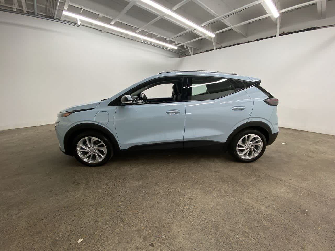 Thumbnail: 2022 Chevrolet Bolt EUV - 3