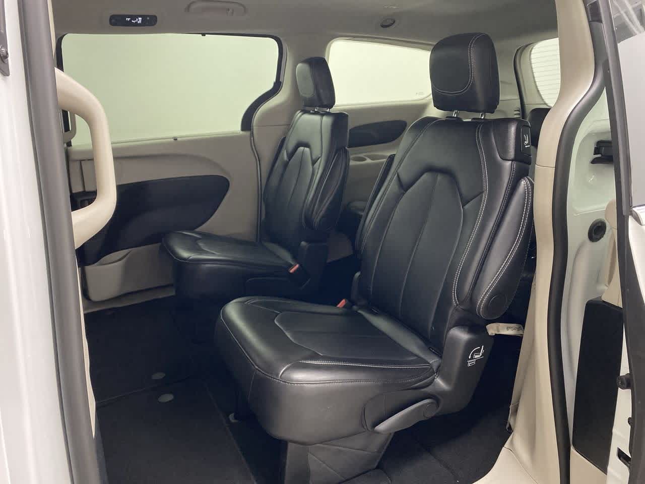 Thumbnail: 2024 Chrysler Pacifica - 16