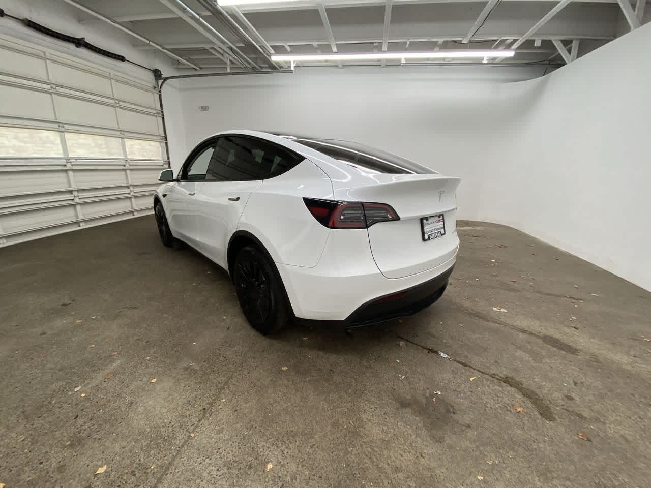 Thumbnail: 2023 Tesla Model Y - 4