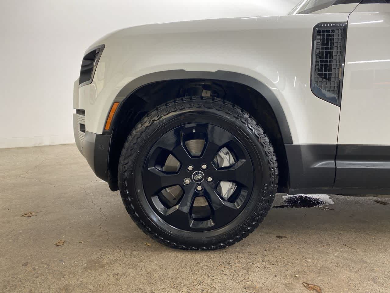 Thumbnail: 2020 Land Rover Defender - 11