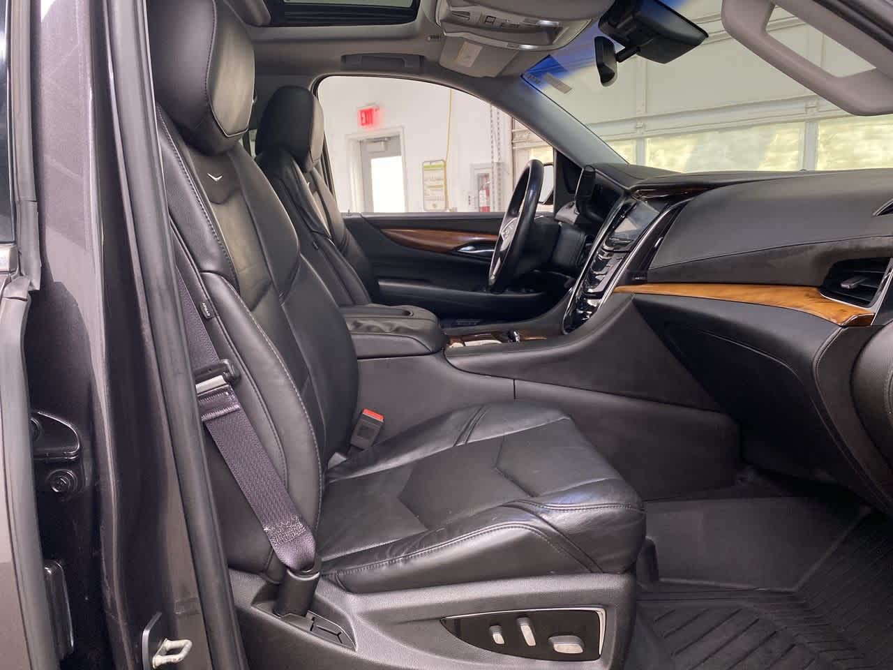 Thumbnail: 2015 Cadillac Escalade - 20