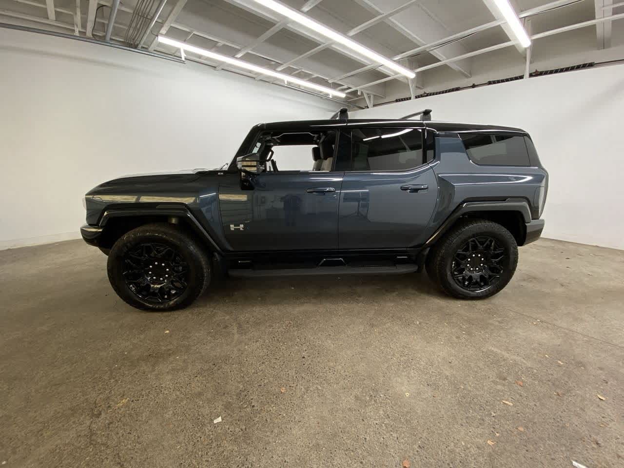 Thumbnail: 2025 GMC Hummer EV - 3