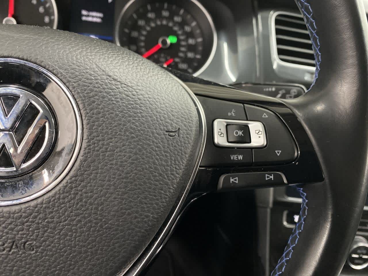 Thumbnail: 2019 Volkswagen e-Golf - 22