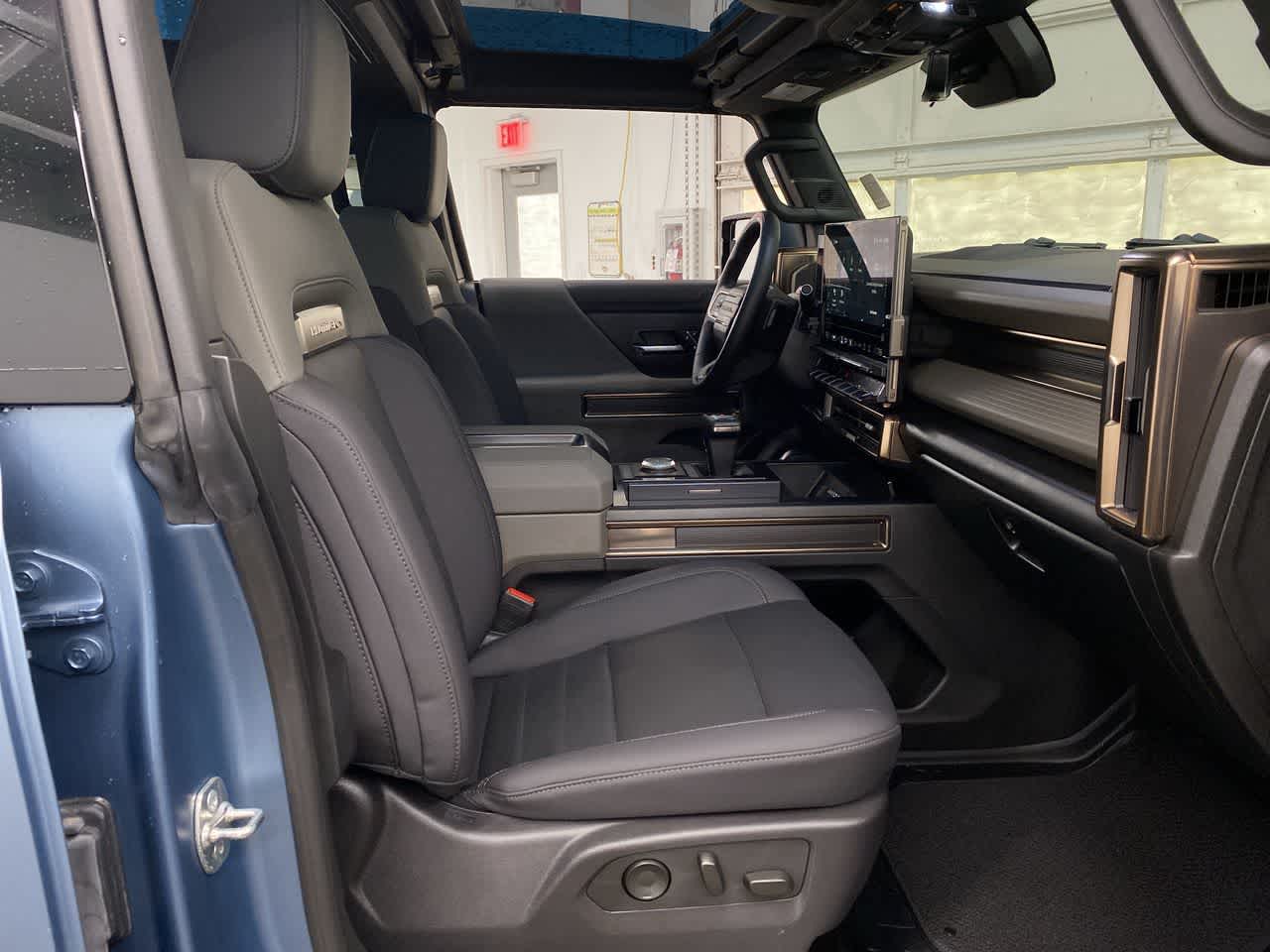 Thumbnail: 2024 GMC Hummer EV - 18