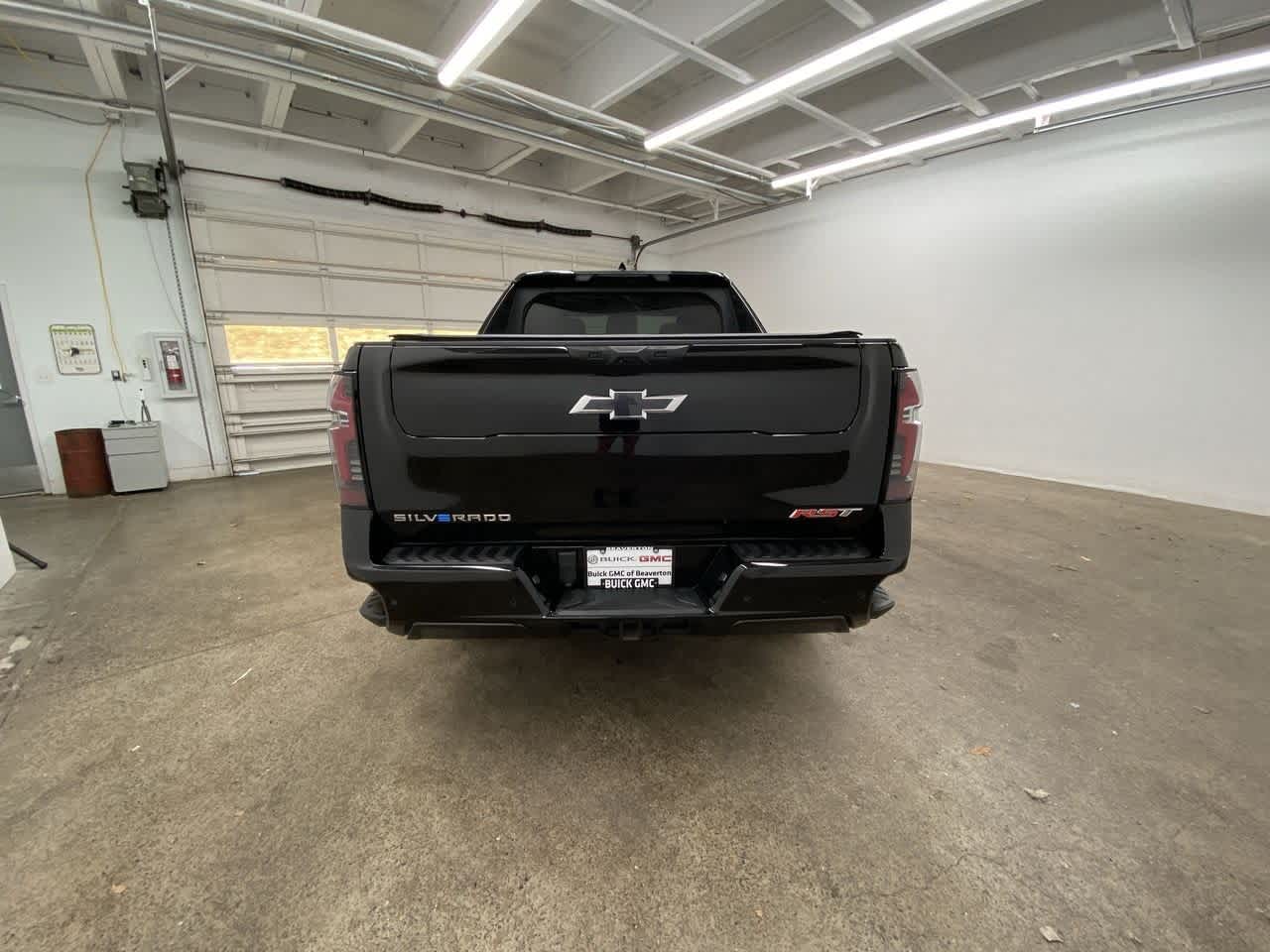 Thumbnail: 2024 Chevrolet Silverado EV - 5