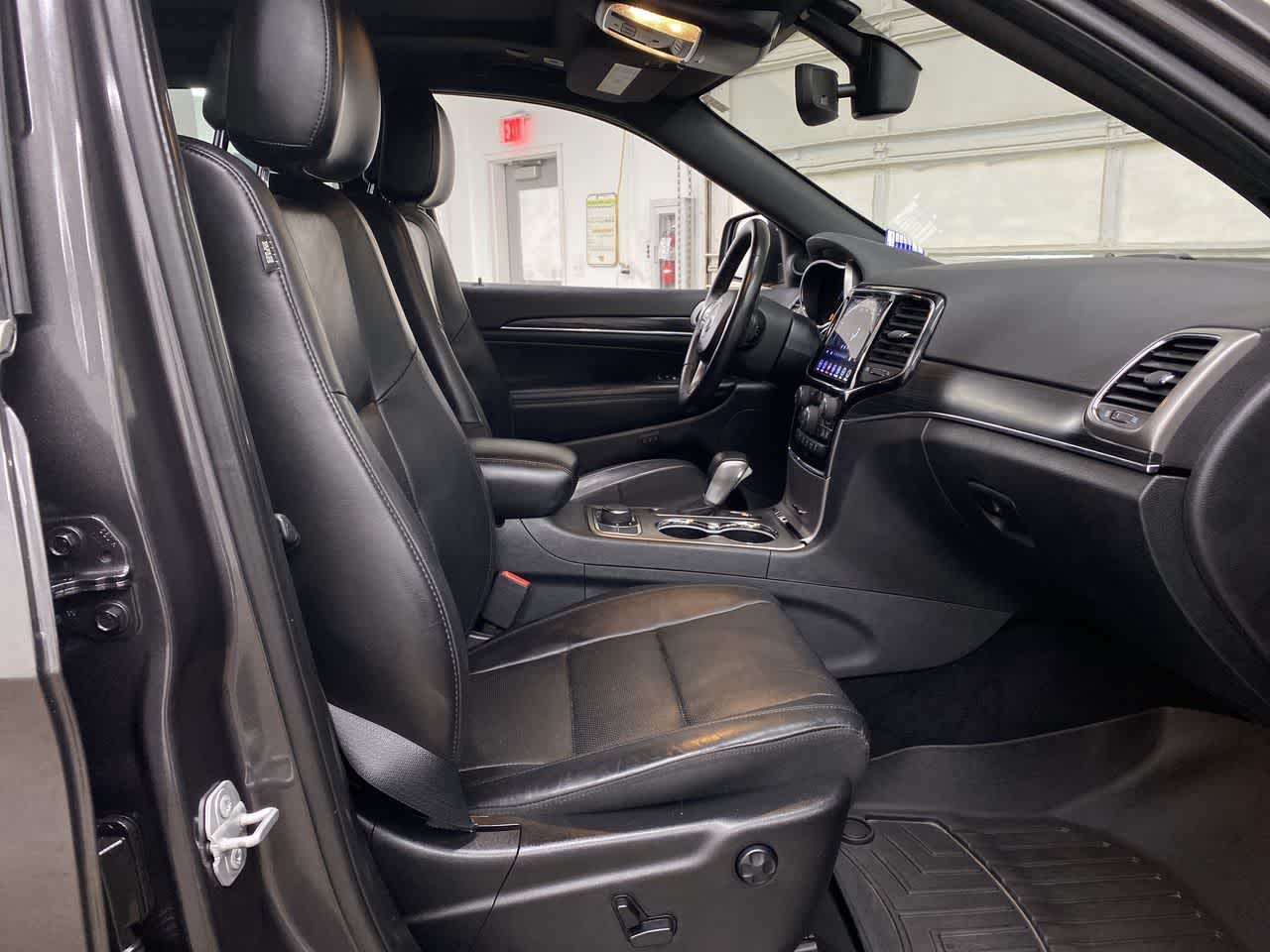 Thumbnail: 2019 Jeep Grand Cherokee - 18