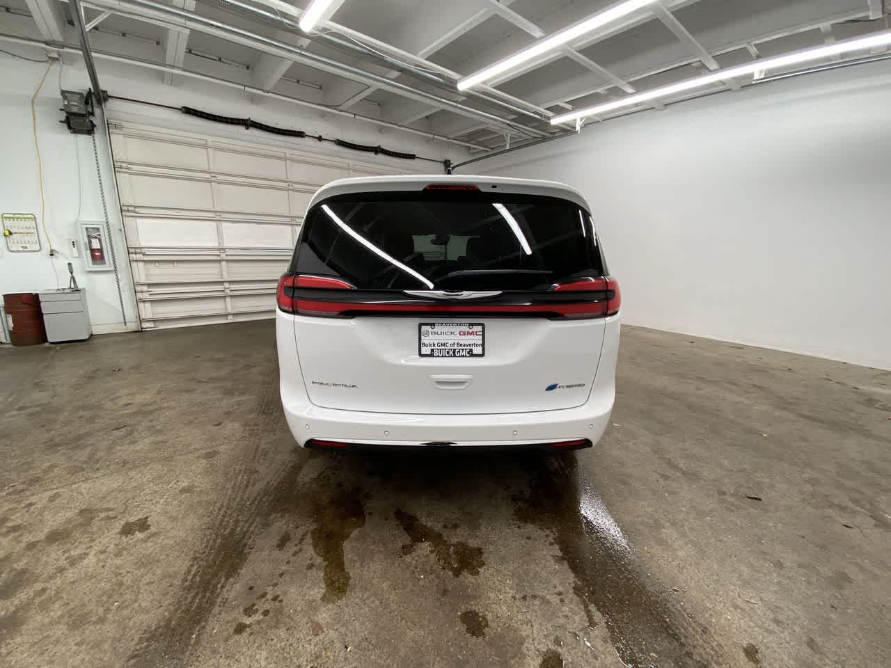 Thumbnail: 2024 Chrysler Pacifica - 5