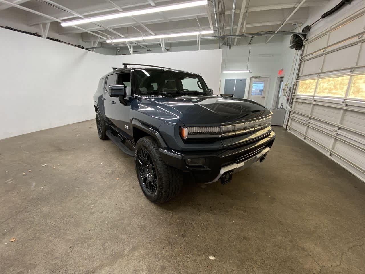 Thumbnail: 2025 GMC Hummer EV - 8