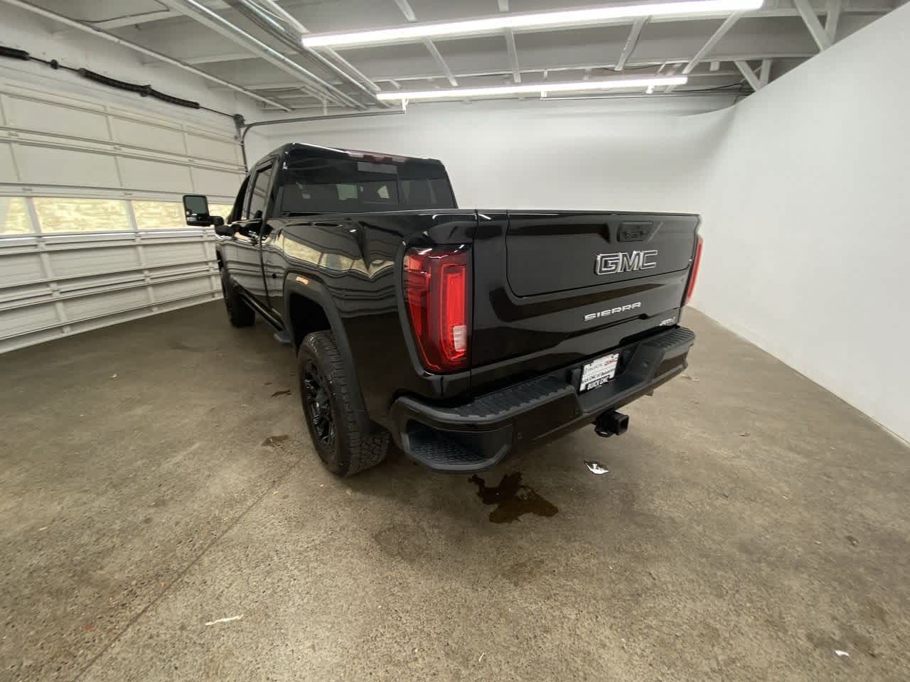 Thumbnail: 2022 GMC Sierra 3500 - 4
