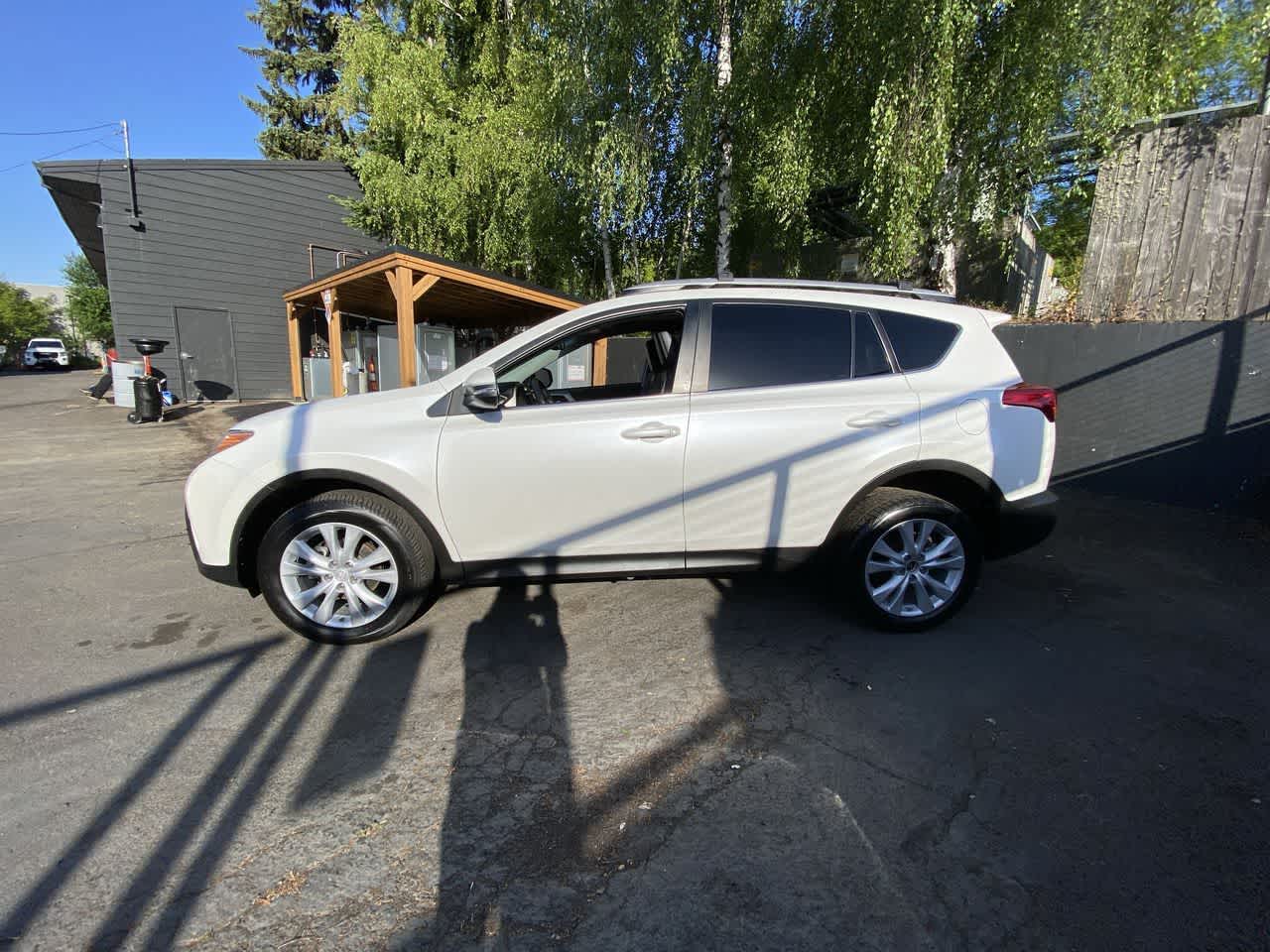 Thumbnail: 2014 Toyota RAV4 - 3