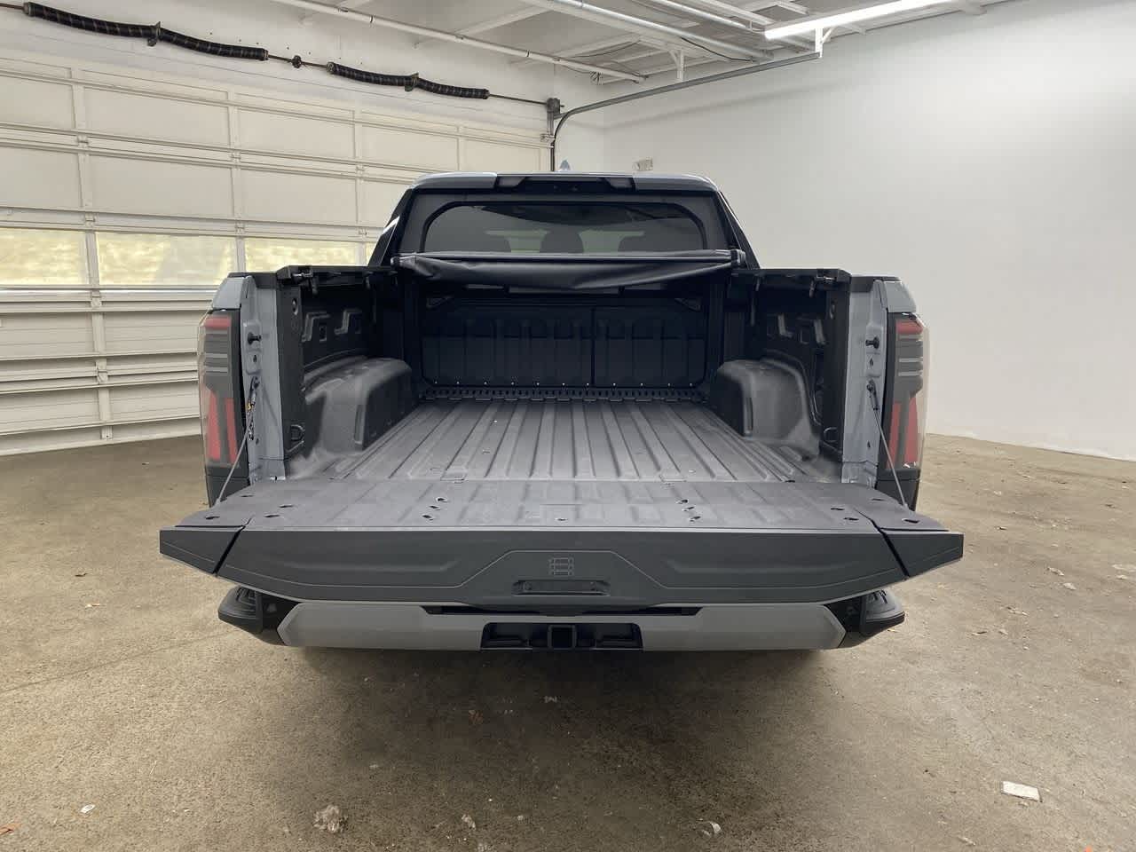 2024 GMC Sierra EV Denali 29