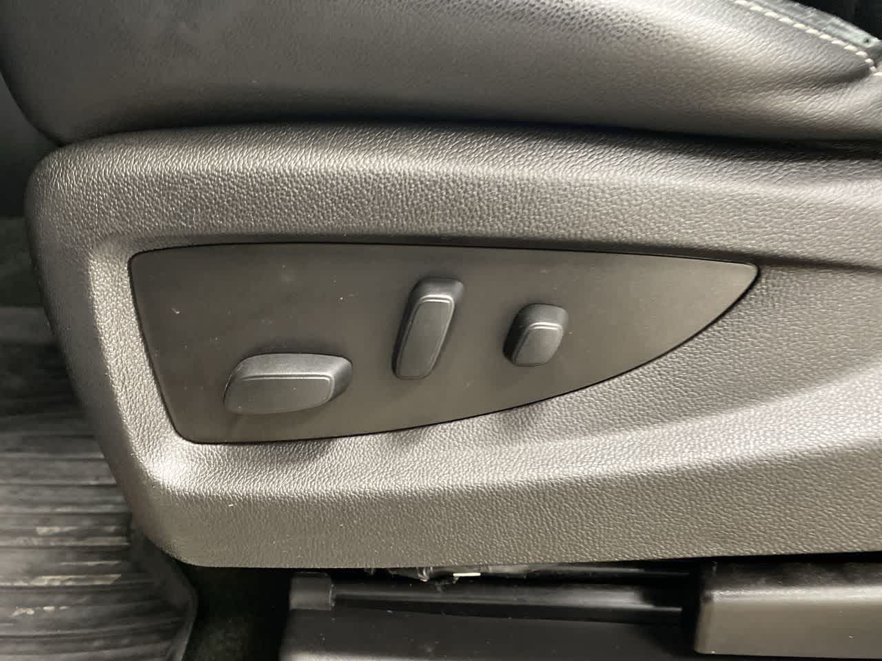 Thumbnail: 2016 GMC Yukon - 14