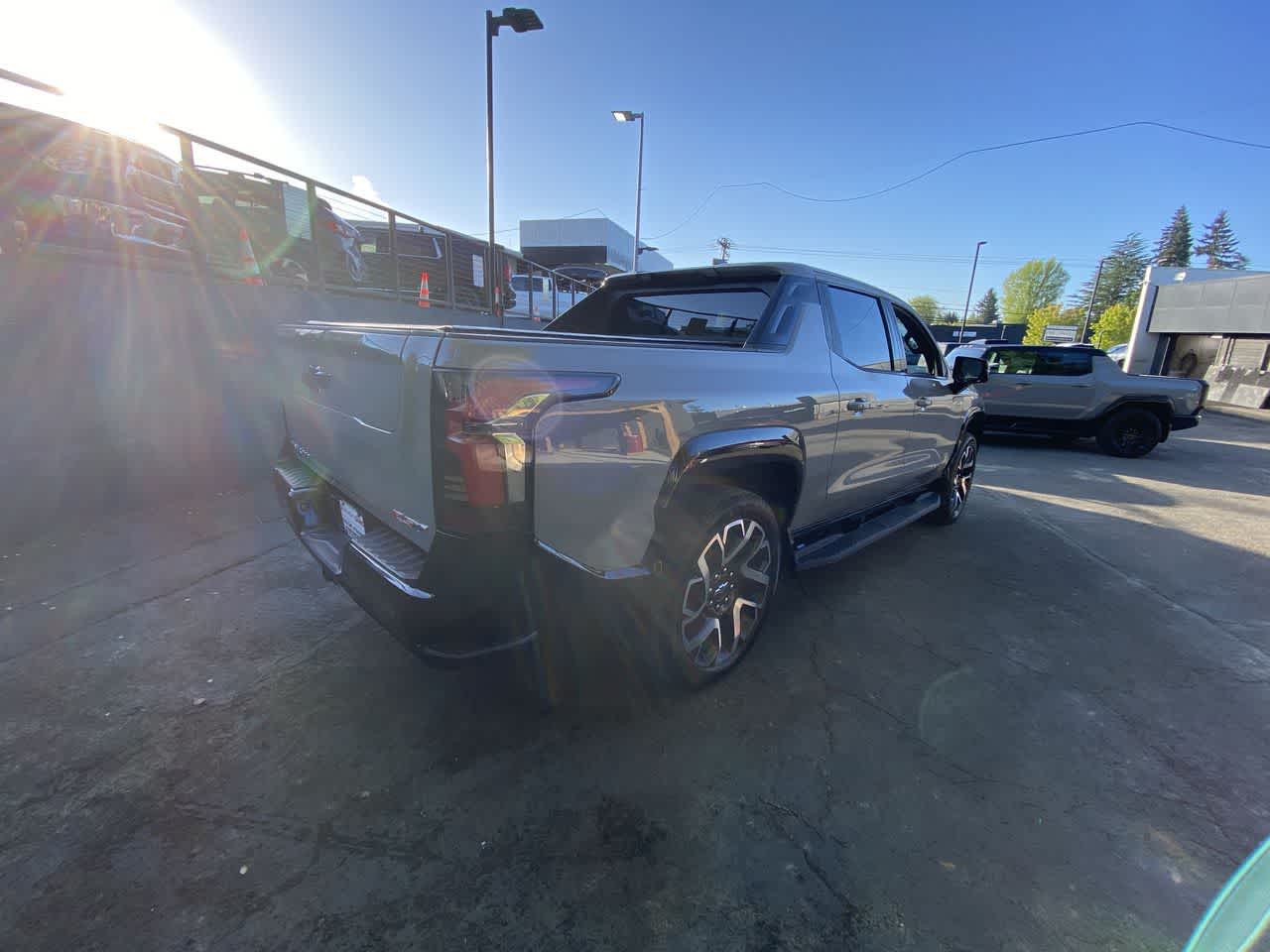 Thumbnail: 2025 Chevrolet Silverado EV - 6