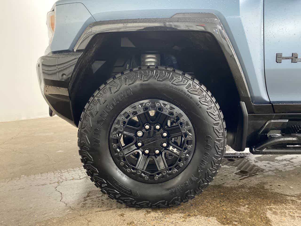 Thumbnail: 2024 GMC Hummer EV - 11