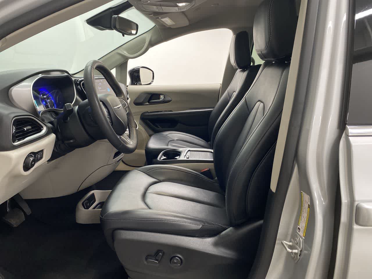 Thumbnail: 2024 Chrysler Pacifica - 13