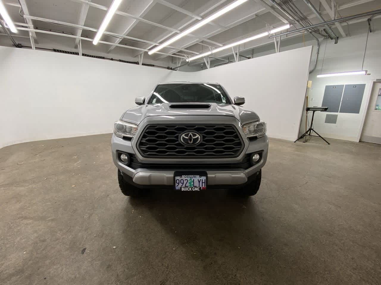 Thumbnail: 2020 Toyota Tacoma - 9