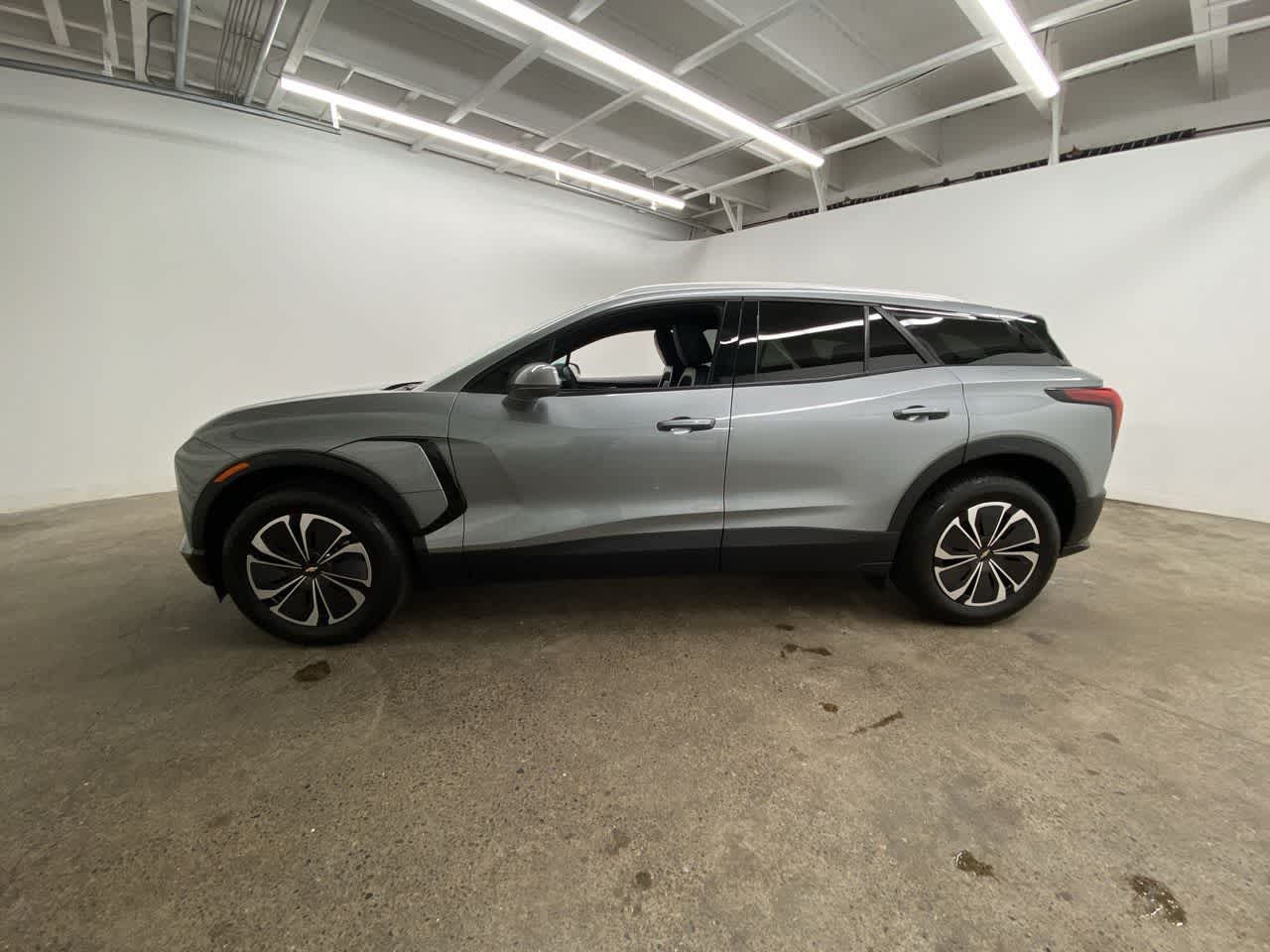 Thumbnail: 2024 Chevrolet Blazer EV - 3