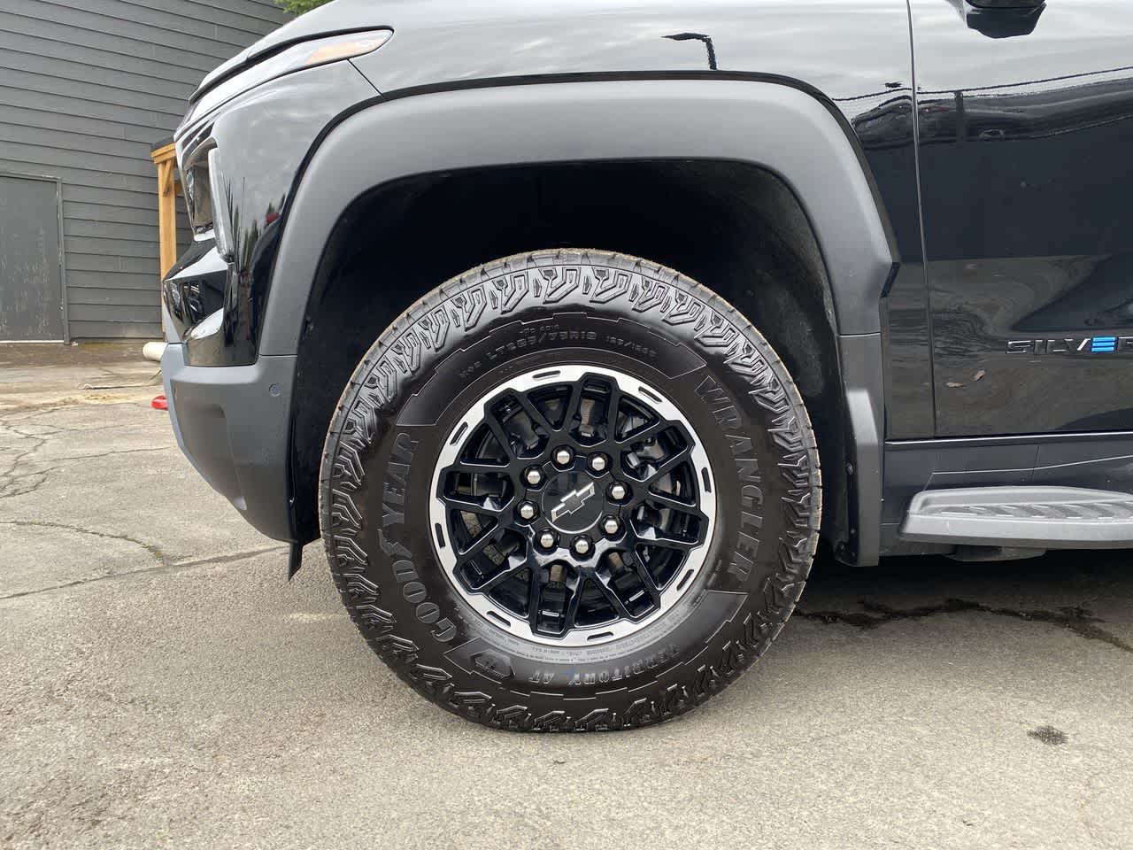 Thumbnail: 2026 Chevrolet Silverado EV - 11