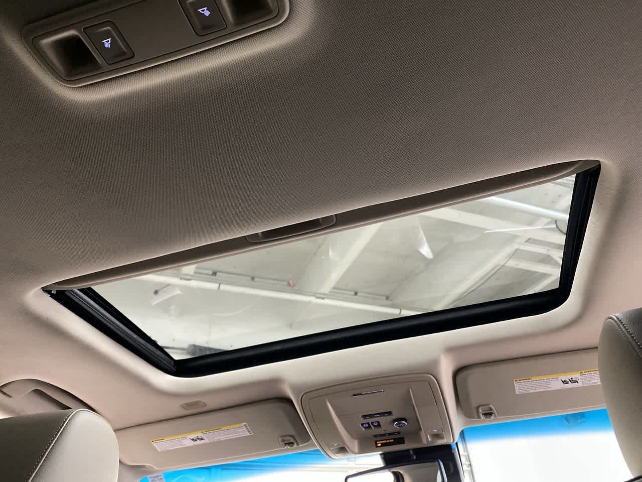 Thumbnail: 2015 Chevrolet Suburban - 19