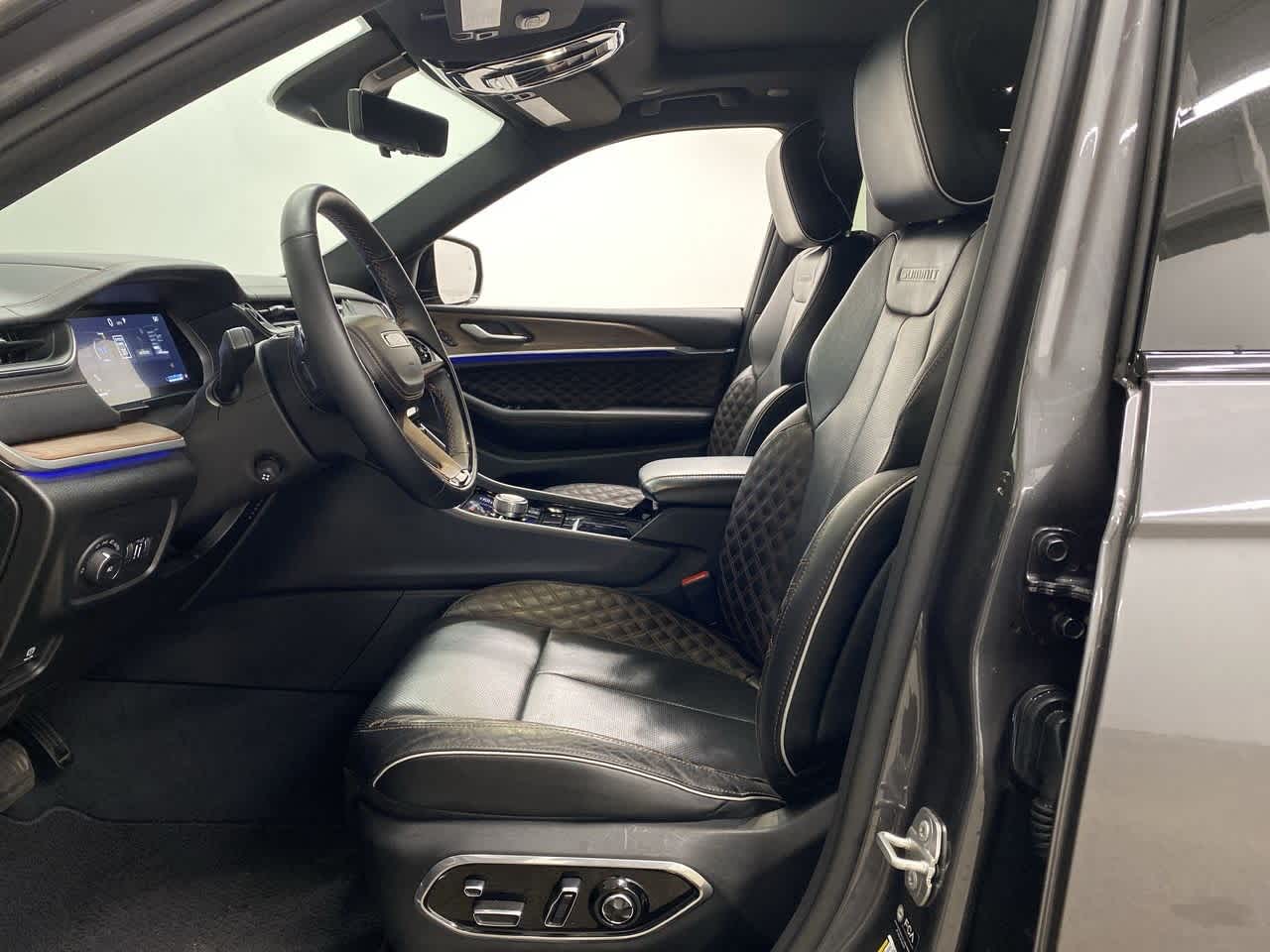 Thumbnail: 2023 Jeep Grand Cherokee - 14