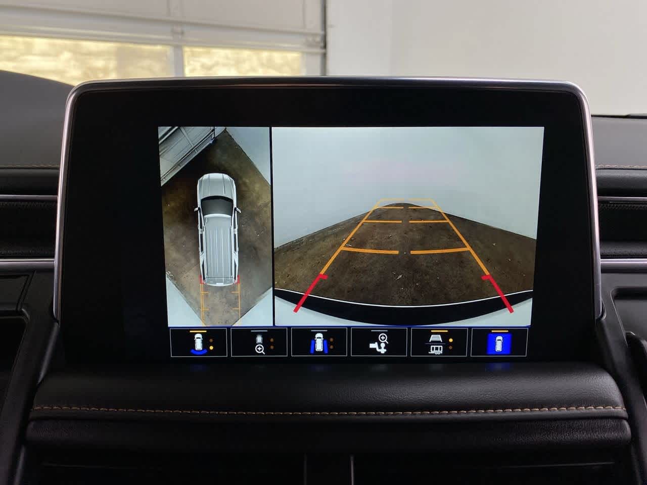 Thumbnail: 2024 GMC Yukon - 24