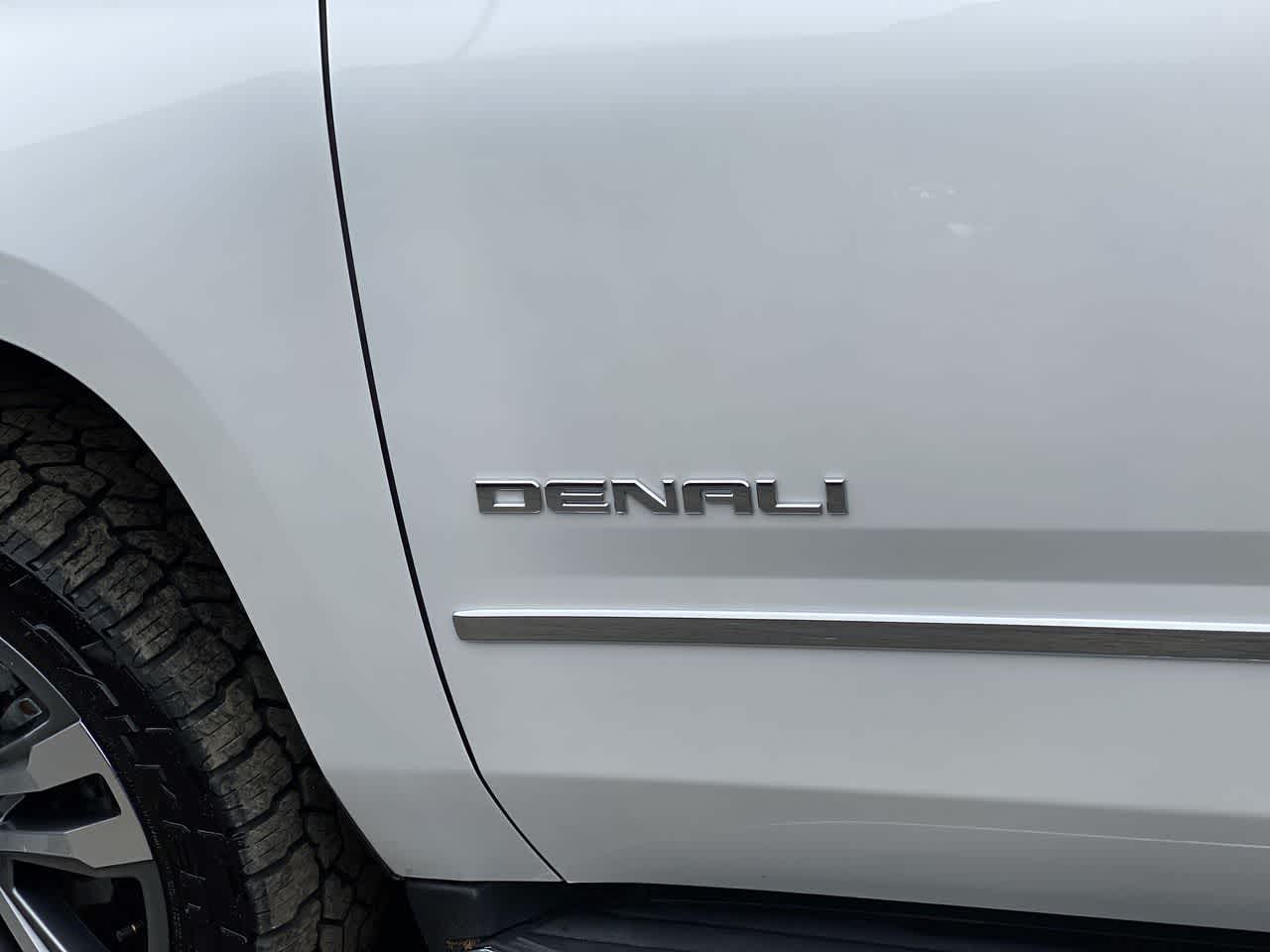 Thumbnail: 2017 GMC Yukon - 10